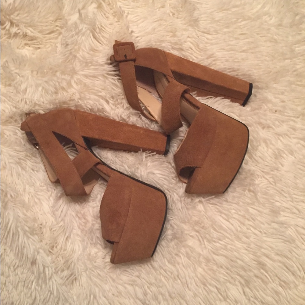 Jessica Simpson tan platform shoes